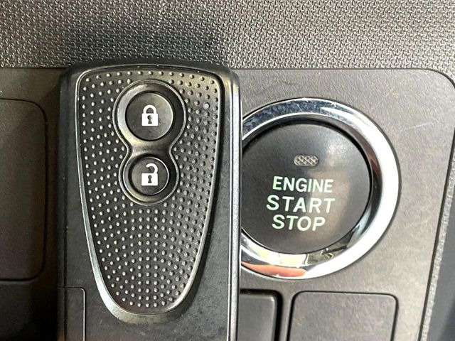 �y�L�[�t���[�V�X�e���z�J�o����|�P�b�g�ɓ��ꂽ�܂܂ł��h�A�̎{���E�������\�ȃX�}�[�g�L�[�𑕔��B�G���W���̃I���E�I�t�����J�M�����o���K�v����������Ƃ��Ă��֗��ł���