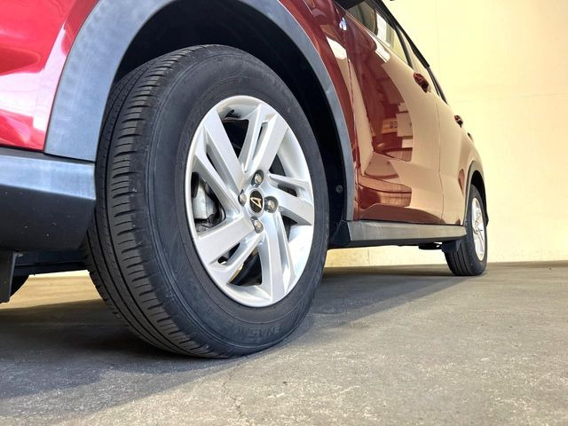 �y����16�C���`�A���~�z�C�[���z�O�ςɃ}�b�`���������A���~�z�C�[���𑕒����Ă���܂��B�e��ЊO�A���~�z�C�[����A�X�^�b�h���X�^�C�����戵�����Ă���܂��B���񂲑��k����������