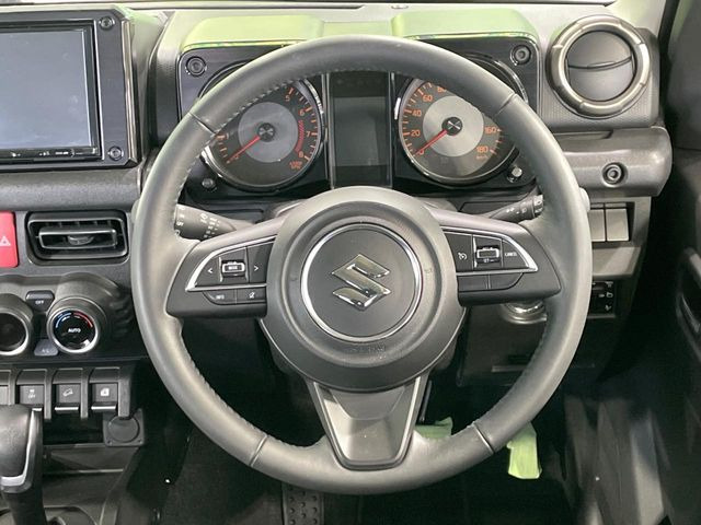 �y�����v�����X�e�A�����O�z�㎿�Ȋv���g�p���邱�ƂŁA��ɂ����������݂ƂĂ��^�]���₷���n���h���ł���