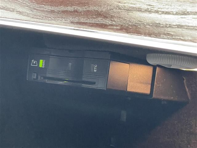 EクラスE400 4マチック エクスクルーシブ 4WD