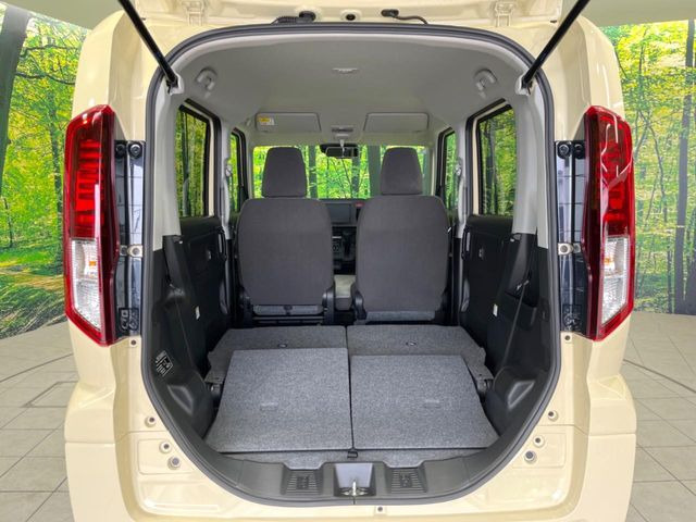 普段のお買い物や通勤、送迎等に十分な荷室スペースを確保しております。セカンドシートを倒すと、大きな荷物の積載も可能です♪