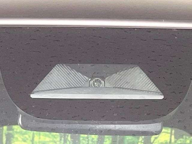 �y�z���_�Z���V���O�z���s���ɑO���̎ԗ�����F�����A�Փ˂������Ȏ��͌x��ƃu���[�L�ŏՓˉ���Ɣ�Q�y�����A�V�X�g�B�����S�Ƀh���C�u�����y���݂��������܂��B