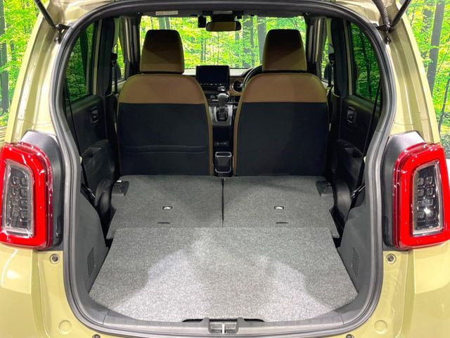 ���i�̂���������ʋ΁A���}���ɏ\���ȉ׎��X�y�[�X���m�ۂ��Ă���܂��B�Z�J���h�V�[�g��|���ƁA�傫�ȉו��̐ύڂ��\�ł���