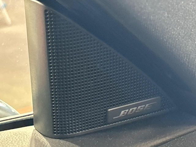 �yBOSE�T�E���h�V�X�e���z���[�J�[�I�v�V�����̍��i�ʃT�E���h�V�X�e���𓋍ځB��p�̃`���[�j���O���{���ꂽ�召�l�X�ȃX�s�[�J�[����ǎ��ȃT�E���h���t�ł��A�Տꊴ���ӂ�鉹����Ԃ����o���܂��B