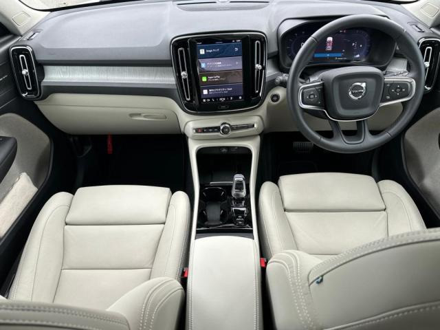 XC40ウルトラ B4 AWD 4WD