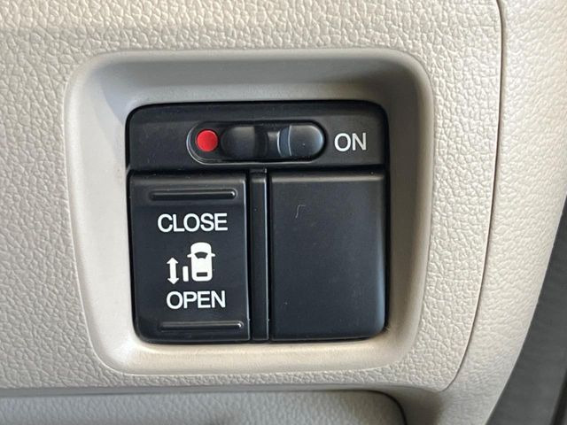 �y�p���[�X���C�h�h�A�z�X�}�[�g�L�[��^�]�Ȃ̃X�C�b�`�ŃX���C�h�h�A�̊J���\���d��������͂����ăh�A���J����K�v�������A���������q�l�ł��A�d���ו��������Ă��鎞�����N�ɊJ���߂ł��܂���