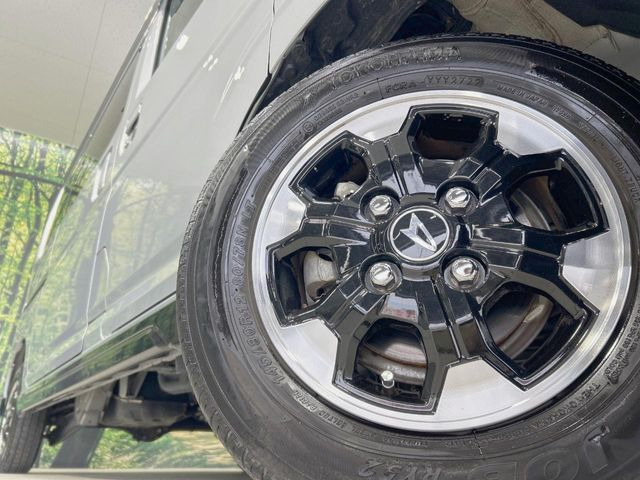 【純正12インチアルミホイール】外観にマッチした純正アルミホイールを装着しております。各種社外アルミホイールや、スタッドレスタイヤも取扱いしております。是非ご相談ください♪