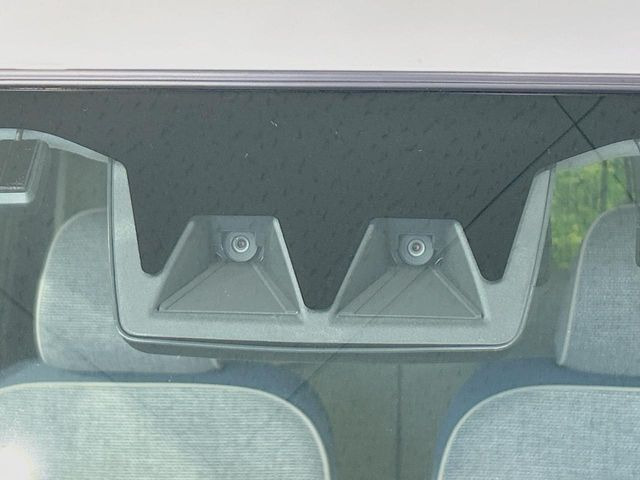 �y�X�}�[�g�A�V�X�g�z���s���ɑO���̎ԗ�����F�����A�Փ˂������Ȏ��͌x��ƃu���[�L�ŏՓˉ���Ɣ�Q�y�����A�V�X�g�B�����S�Ƀh���C�u�����y���݂��������܂��B