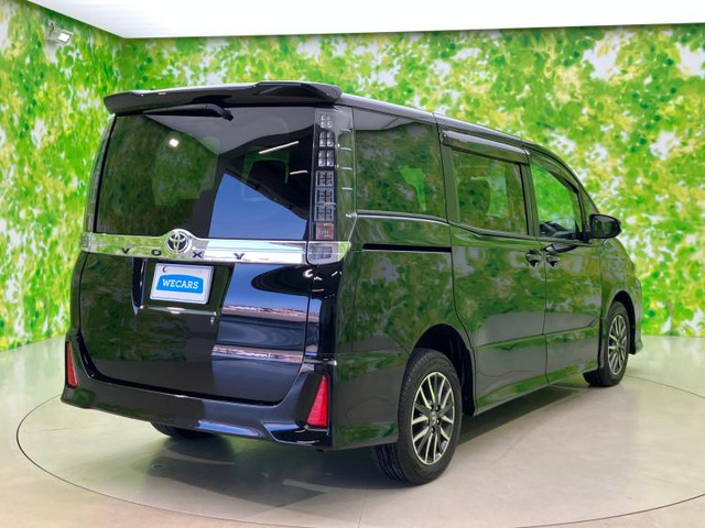 ヴォクシー2.0 ZS 4WD