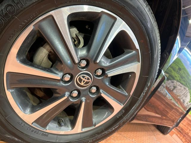 �y���������C���`�A���~�z�C�[���z�O�ςɃ}�b�`���������A���~�z�C�[���𑕒����Ă���܂��B�e��ЊO�A���~�z�C�[����A�X�^�b�h���X�^�C�����戵�����Ă���܂��B���񂲑��k����������