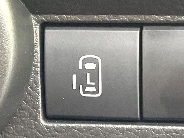 【パワースライドドア】スマートキーや運転席のスイッチでスライドドアの開閉が可能♪電動だから力を入れてドアを開ける必要が無く、小さいお子様でも、重い荷物を持っている時もラクに開け閉めできます♪