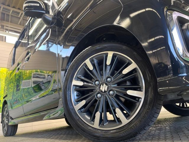 �y����15�C���`�A���~�z�C�[���z�O�ςɃ}�b�`���������A���~�z�C�[���𑕒����Ă���܂��B�e��ЊO�A���~�z�C�[����A�X�^�b�h���X�^�C�����戵�����Ă���܂��B���񂲑��k����������