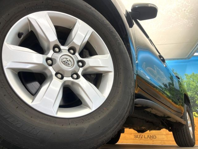 �y����17�C���`�A���~�z�C�[���z�O�ςɃ}�b�`���������A���~�z�C�[���𑕒����Ă���܂��B�e��ЊO�A���~�z�C�[����A�X�^�b�h���X�^�C�����戵�����Ă���܂��B���񂲑��k����������