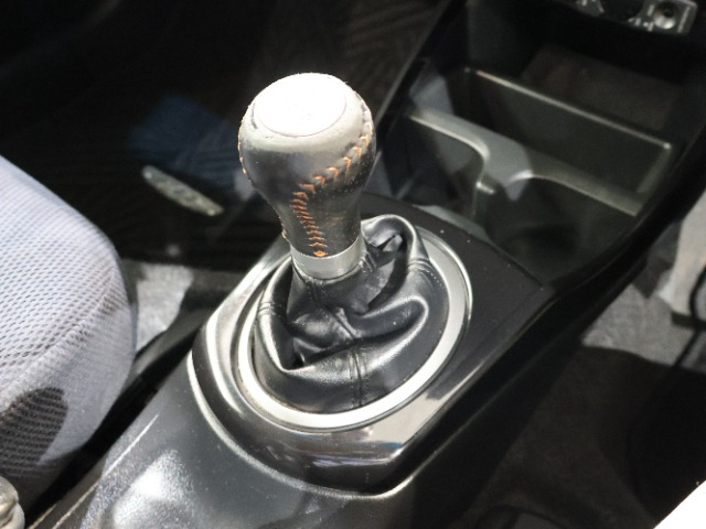 フィットハイブリッド1.5 RS