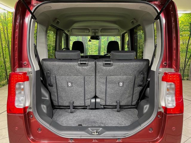 ���i�̂���������ʋ΁A���}���ɏ\���ȉ׎��X�y�[�X���m�ۂ��Ă���܂��B�Z�J���h�V�[�g��|���ƁA�傫�ȉו��̐ύڂ��\�ł���