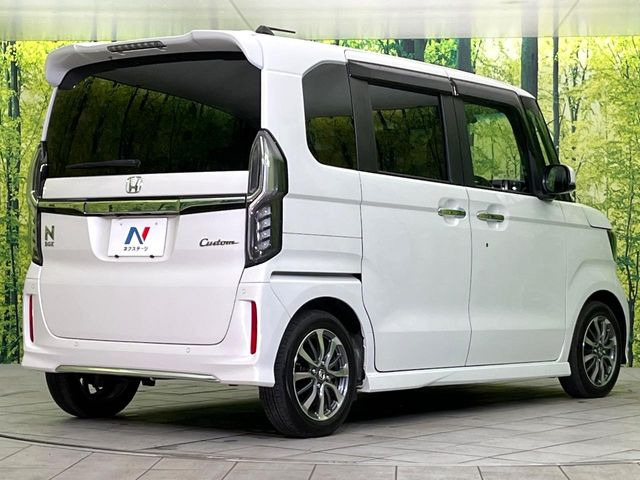 ��D�]�𒸂��Ă���܂��{�f�B�̒e�X�v���b�V���R�[�g���D�]��t���B�ʏ�̃K���X�R�[�g�ƈقȂ�A�ϋv�N��6�N�̖��@���K���X�R�[�e�B���O���A�{�f�B���L���C�ȏ�Ԃɕۂ��Ă���܂��B