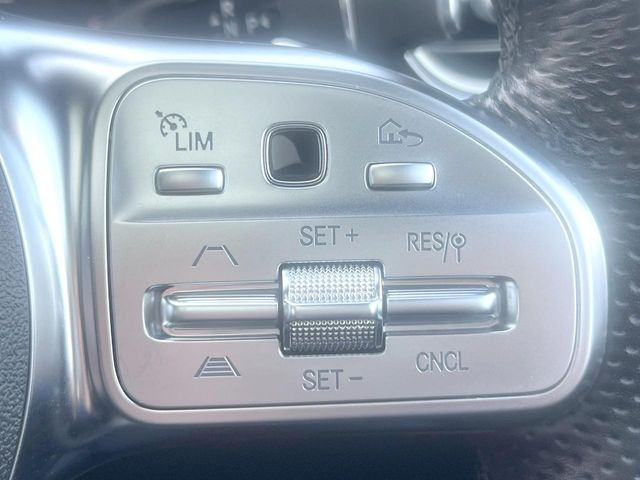 ���f�B�X�g���j�b�N�v���X:�s�s�A�x�O�A�������H�Ȃǂ̑��s���ɁA�X�e���I�}���`�p�[�p�X�J�����ƃ��[�_�[�Z���T�[�ɂ��A�O���Ԃ�F�����đ��x�ɉ������Ԋԋ������ێ����鎟����̃N���R��!