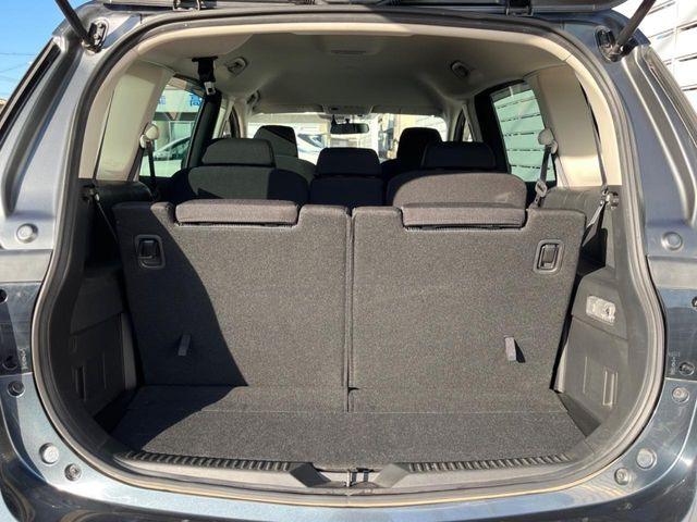 ���i�̂���������ʋ΁A���}���ɏ\���ȉ׎��X�y�[�X���m�ۂ��Ă���܂��B�T�[�h�V�[�g��|���ƁA�傫�ȉו��̐ύڂ��\�ł���