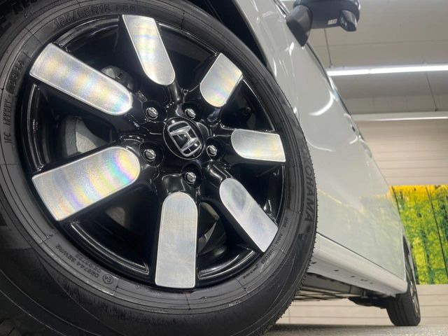 �y�����A���~�z�C�[���z�f�U�C�����̍��������A���~�z�C�[���𑕒����Ă���܂��B�e��ЊO�A���~�z�C�[����A�X�^�b�h���X�^�C�����戵�����Ă���܂��B���񂲑��k����������