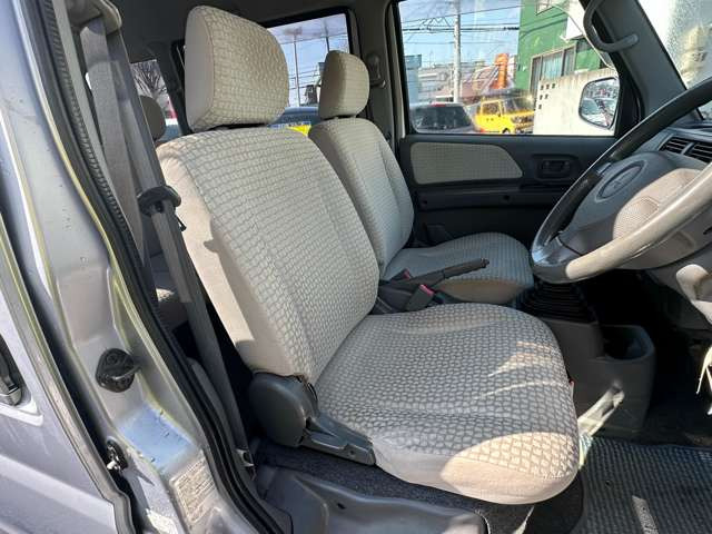 ���̋Ǝ҂ɂ������ې􂢁A�V�[�g�̃^�o�R�Ȃǂɂ��R�Q���̃��y�A��(�L��)�������Ă���܂��B