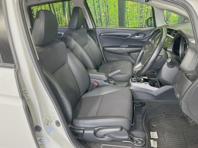 �y�n�[�t���U�[�V�[�g�z�������ƍ���S�n�𗼗������l�C�̃V�[�g���w�ʁE���ʂ̃t�@�u���b�N�f�ނ́A�ʋC���̗ǂ��⊊��ɂ����ɗD��Ă��܂��B�C���╞���ɍ��E���ꂸ���K�ɂ���肢�������܂��B