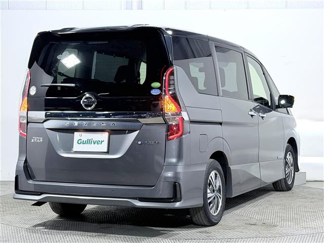 セレナ1.2 e-POWER ハイウェイスターV