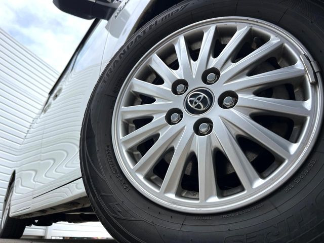 【純正15インチアルミホイール】外観にマッチした純正アルミホイールを装着しております。各種社外アルミホイールや、スタッドレスタイヤも取扱いしております。是非ご相談ください♪