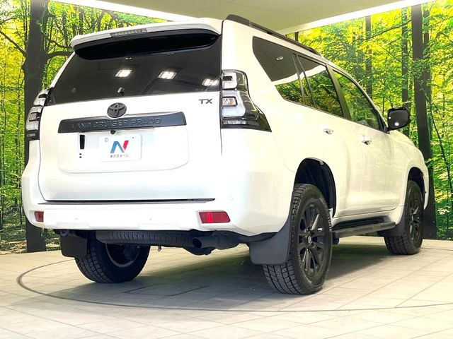 ☆全国のネクステージからお取り寄せが可能※!遠方の店舗に展示してあるクルマが気になる場合も、最寄りの店舗でご覧いただくことが可能です!是非私たちに要望をお聞かせください!※別途費用