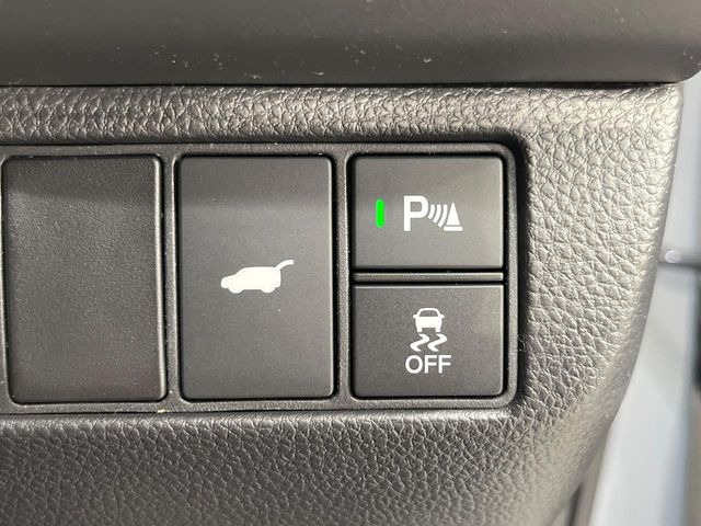 【パワーバックドア】スマートキーや運転席のボタンを押すだけでリアゲートが自動で開閉します!荷物を持っている時や、高い位置にあるバックドアを閉める際に便利な機能です♪