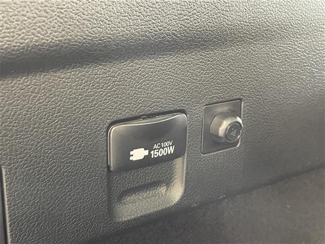 プリウス1.8 S ツーリングセレクション E-Four 4WD