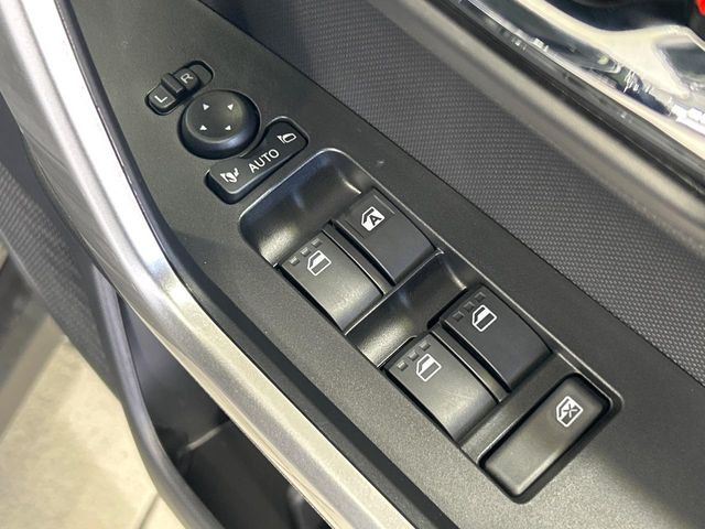 �y�d���i�[�~���[�z�T�C�h�~���[�͓d���i�[���ƂȂ��Ă���A�������ԏ�ł��L�Y�������X�N��}�����܂��B