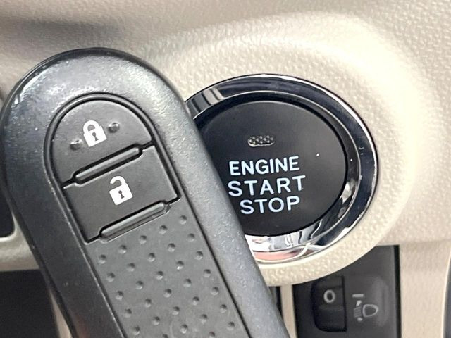 �y�X�}�[�g�L�[�z�J�o����|�P�b�g�ɓ��ꂽ�܂܂ł��h�A�̎{���E�������\�ȃX�}�[�g�L�[�𑕔��B�G���W���̃I���E�I�t�����J�M�����o���K�v����������Ƃ��Ă��֗��ł���