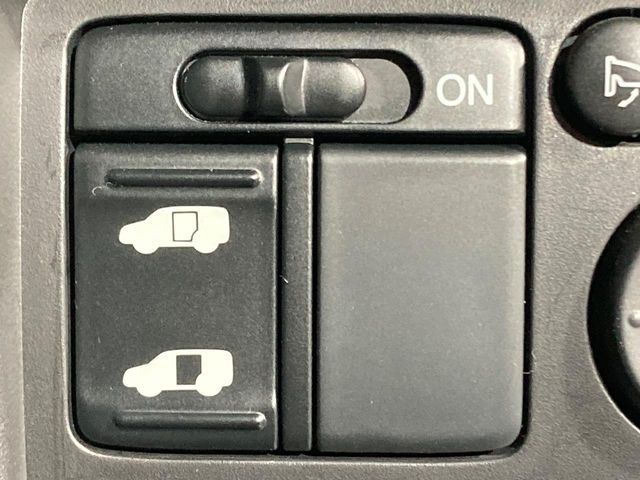 �y�p���[�X���C�h�h�A�z�X�}�[�g�L�[��^�]�Ȃ̃X�C�b�`�ŃX���C�h�h�A�̊J���\���d��������͂����ăh�A���J����K�v�������A���������q�l�ł��A�d���ו��������Ă��鎞�����N�ɊJ���߂ł��܂���