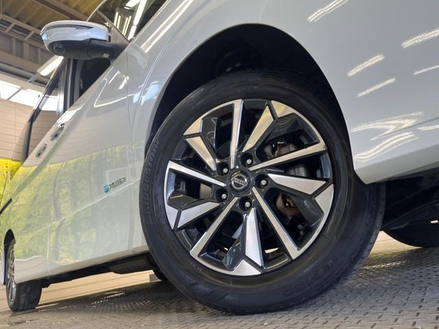 �y����16�C���`�A���~�z�C�[���z�O�ςɃ}�b�`���������A���~�z�C�[���𑕒����Ă���܂��B�e��ЊO�A���~�z�C�[����A�X�^�b�h���X�^�C�����戵�����Ă���܂��B���񂲑��k����������