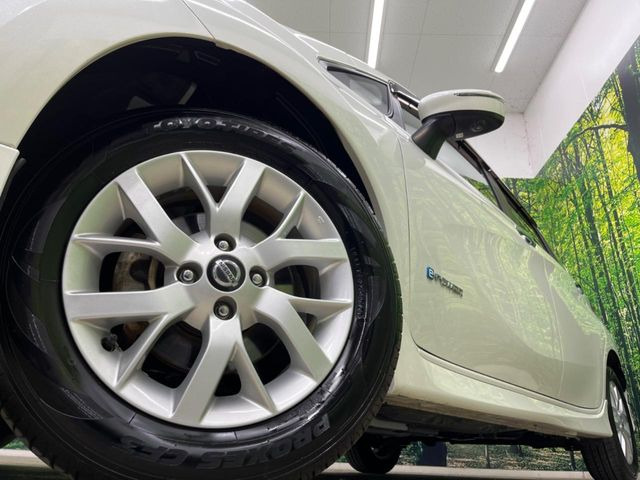 �y����15�C���`�A���~�z�C�[���z�O�ςɃ}�b�`���������A���~�z�C�[���𑕒����Ă���܂��B�e��ЊO�A���~�z�C�[����A�X�^�b�h���X�^�C�����戵�����Ă���܂��B���񂲑��k����������