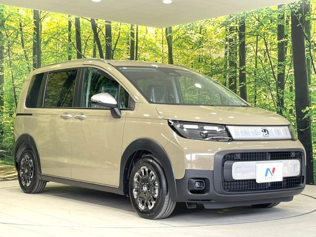 高透明度のガラス皮膜で撥水はもちろん、上質なツヤ・光沢を実現。紫外線や酸性雨から大切な愛車を保護し、色あせ・劣化を防止。「弾スプラッシュコート」、「弾プリミッサコート」からお選びいただけます。