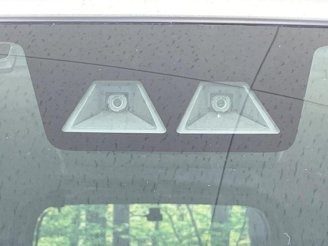 �y�X�}�[�g�A�V�X�g�z���s���ɑO���̎ԗ�����F�����A�Փ˂������Ȏ��͌x��ƃu���[�L�ŏՓˉ���Ɣ�Q�y�����A�V�X�g�B�����S�Ƀh���C�u�����y���݂��������܂��B