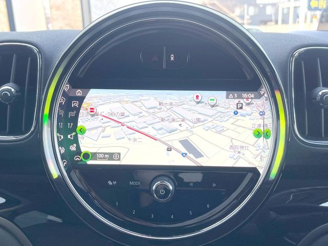 �������i�r:��̊��̂���i�r�́A����������ԓ������o���Ă���܂��B�I�[�f�B�I�@�\���[�����Ă���܂��̂ŁA�^�]�����y���߂܂���