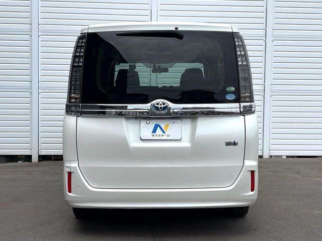 安心の最長10年・走行無制限保証(有償)をご用意。保証内容も充実はもちろん、無料点検&オイル交換や、年中無休の全国・24時間ロードサービスも付帯されておりますのでご安心下さい。