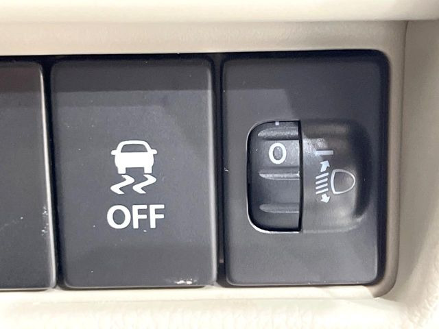 �y������h�~���u�z�ԗ��̉���������m����ƁA�����I�Ɏԗ��̐i�s������ۂ悤�Ɏԗ��𐧌䂵�܂��B�J�̓��ȂǊ���₷���H�ʏ󋵂ł����S�ȉ^�]���\�ł��B