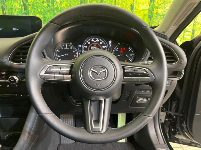 �y�����v�����X�e�A�����O�z�㎿�Ȋv���g�p���邱�ƂŁA��ɂ����������݂ƂĂ��^�]���₷���n���h���ł���