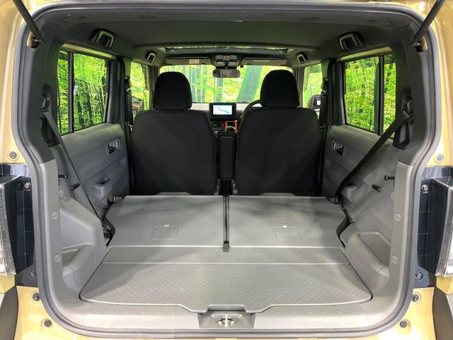 ���i�̂���������ʋ΁A���}���ɏ\���ȉ׎��X�y�[�X���m�ۂ��Ă���܂��B�Z�J���h�V�[�g��|���ƁA�傫�ȉו��̐ύڂ��\�ł���