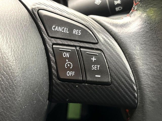 �y�N���[�Y�R���g���[���z�������H�����N���N���s�B�A�N�Z���𗣂��Ă���葬�x�ő��s���ł��A�������^�]���̕��S���y��!�����E�������ȒP�ȃX�C�b�`����Œ����ł��܂��B