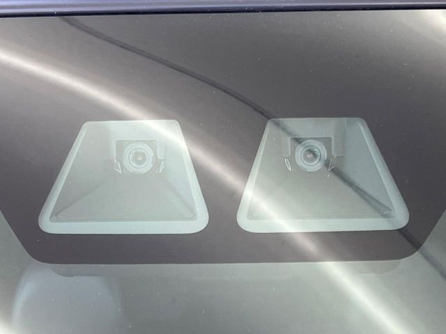 �y�X�}�[�g�A�V�X�g�z���s���ɑO���̎ԗ�����F�����A�Փ˂������Ȏ��͌x��ƃu���[�L�ŏՓˉ���Ɣ�Q�y�����A�V�X�g�B�����S�Ƀh���C�u�����y���݂��������܂��B