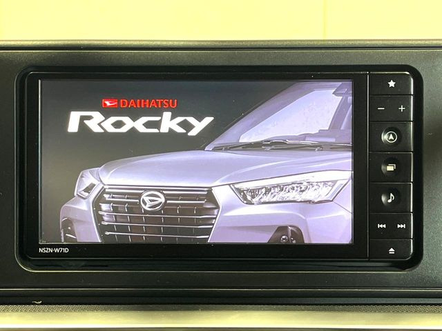 �y�����i�r�z�l�C�̏����i�r�𑕔��B�I�[�f�B�I�@�\���[�����Ă���ABluetooth�ڑ�����΂������̃X�}�z��MP3�v���C���[�̉��y���Đ��\!�����̉^�]������Ɋy�����Ȃ�܂�!!