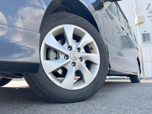 �y16�C���`�A���~�z�C�[���z�O�ςɃ}�b�`�����A���~�z�C�[���𑕒����Ă���܂��B�e��A���~�z�C�[����A�X�^�b�h���X�^�C�����戵�����Ă���܂��B���񂲑��k����������