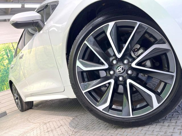 【純正18インチアルミホイール】外観にマッチした純正アルミホイールを装着しております。各種社外アルミホイールや、スタッドレスタイヤも取扱いしております。是非ご相談ください♪