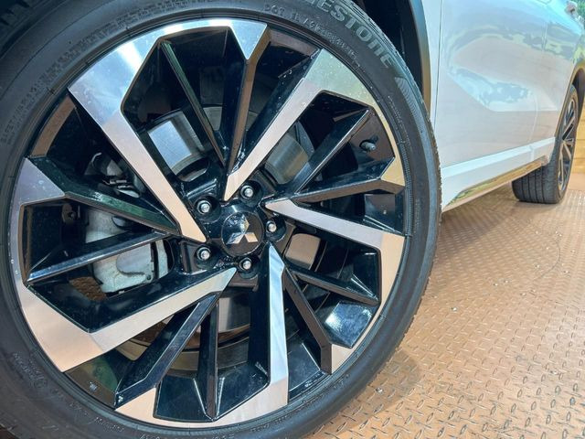 �y����20�C���`�A���~�z�C�[���z�O�ςɃ}�b�`���������A���~�z�C�[���𑕒����Ă���܂��B�e��ЊO�A���~�z�C�[����A�X�^�b�h���X�^�C�����戵�����Ă���܂��B���񂲑��k����������