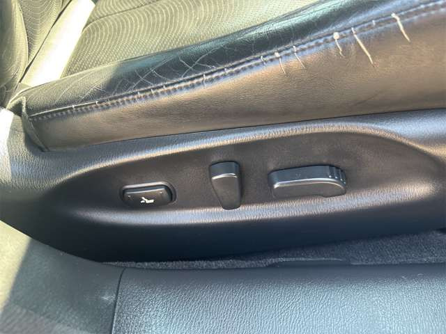 フロント左右パワーシート