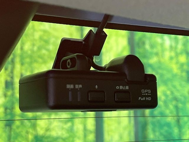 �y�h���C�u���R�[�_�[�z�h���C�u���R�[�_�[����!���s���͂������A������^�]�⎖�̂ɑ��������ہA�f���ŋL�^���A����̃��X�N�ɔ����܂��B���L�^�pSD�J�[�h�͂��q�l�����g�ł��������������K�v������܂��B